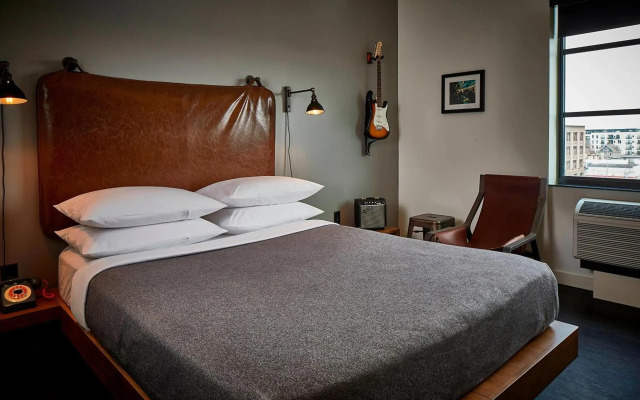 MOXY Minneapolis Uptown