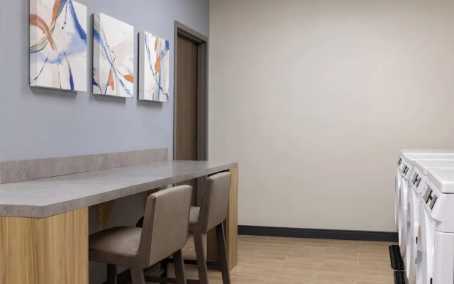 avid hotel West Memphis by IHG