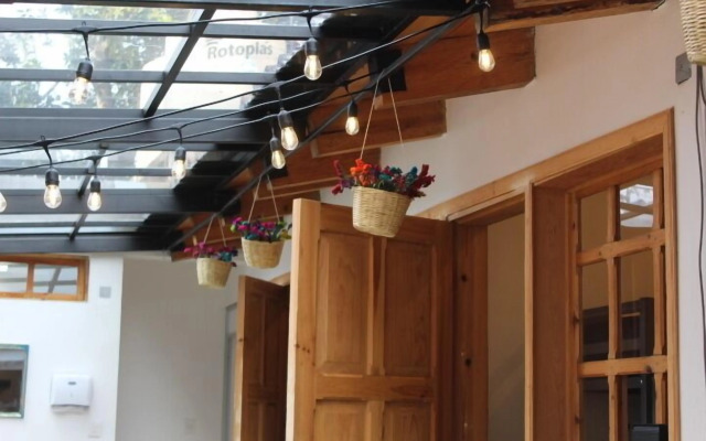 Real 114 Hostal - Hostel