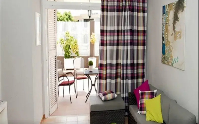 Las Perlas and Orquideas Apartments