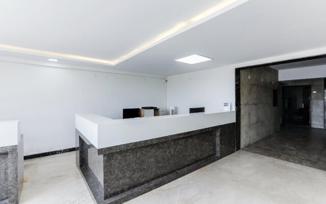 The Red Lotus Premium By OYO Rooms