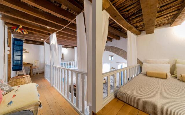 Artistic Home- 250yr old traditional village house