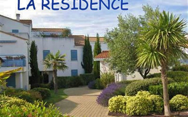 House With 2 Bedrooms in Vaux-sur-mer, With Pool Access, Enclosed Gard