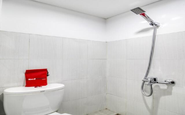 RedDoorz Syariah near Galeria Mall Yogyakarta