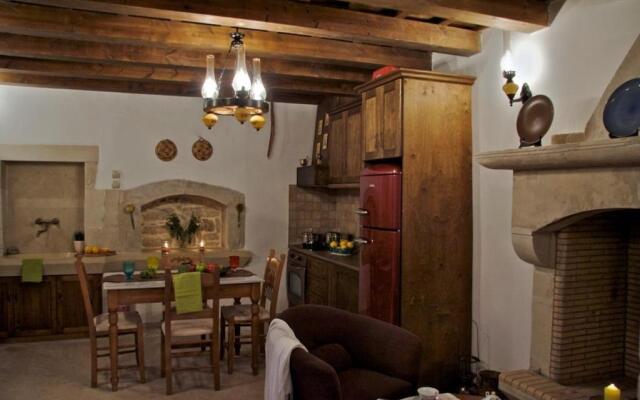 Eleni's Stately Home, picturesque location, By ThinkVilla