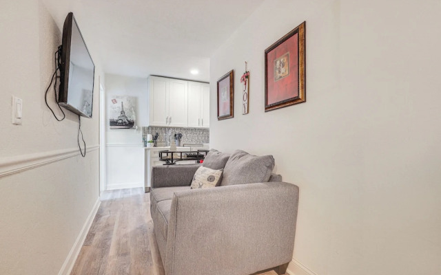 Hollywood Hideaway: Close to Dtwn & Beaches