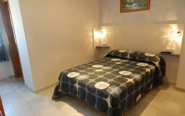 Hostal Reyes