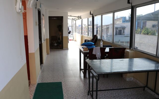 Hotel Happy Home