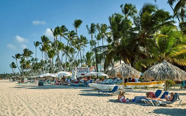 Las Terrazas Condo - Los Corales Village