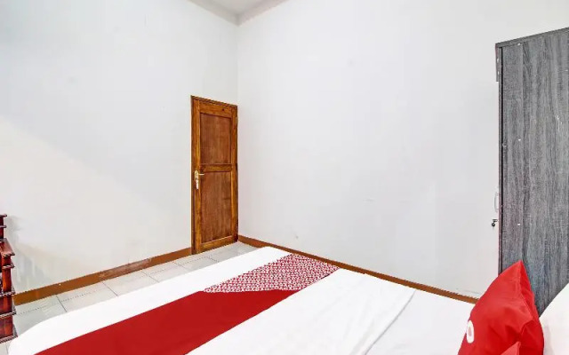 Moza Guest House by OYO