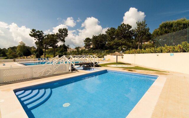 House With 2 Bedrooms in Carvalhal, With Pool Access, Balcony and Wifi