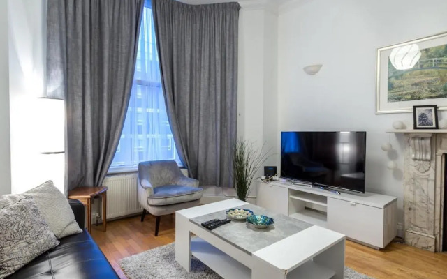 Spacious 1 Bed in West Kensington or Hammersmith