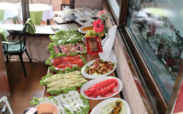 Ararat Hotel