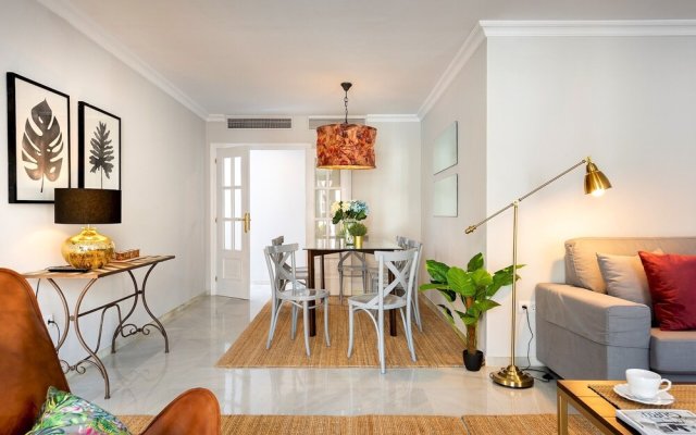 Luxury 3 Bd Apartment Next to the Cathedral. Constitución III