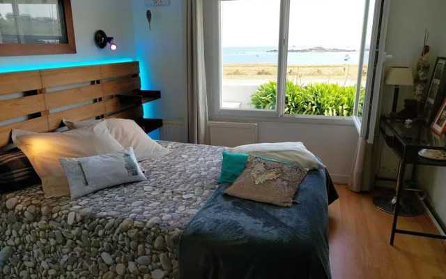Beachfront Apartment in Plouguerneau