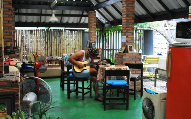 Baan JaJa Guesthouse