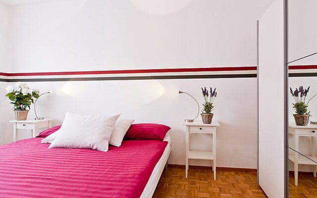 Large Suite 34623