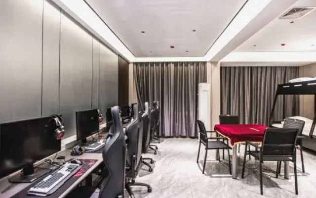 Zhoukou Longcao E-sports Hotel