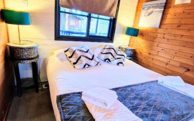 Otter 4 Hot Tub - HuntersMoon-Warminster-Bath-Salisbury