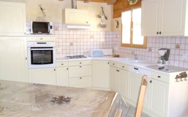 Apartment With 2 Bedrooms in Hauteluce, With Wonderful Mountain View,