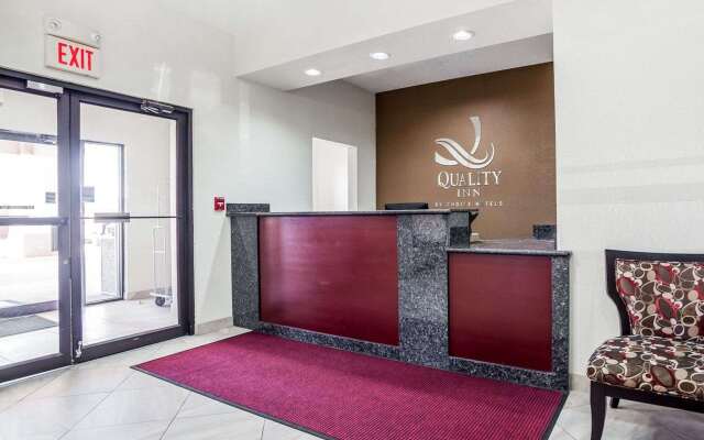 Quality Inn & Suites Altoona - Des Moines