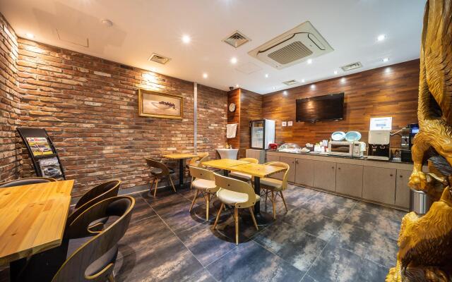 Blixx Hotel