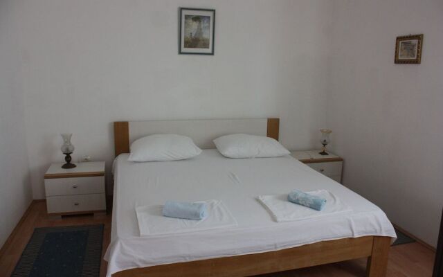 Pintar Apartment