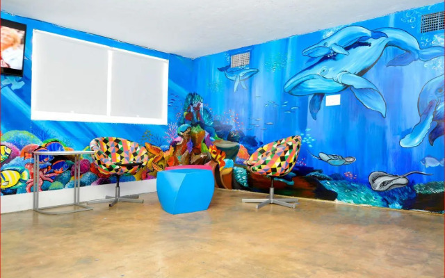 South Beach Rooms and Hostel