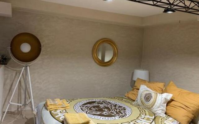 Hollywood Studio Apartments " Traum Fabrik "