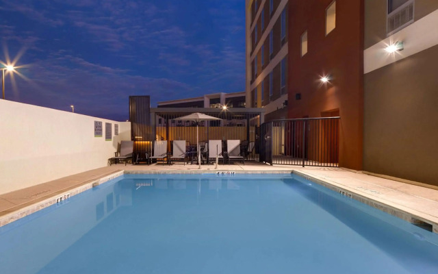 Home2 Suites by Hilton Las Vegas Southwest I-215 Curve