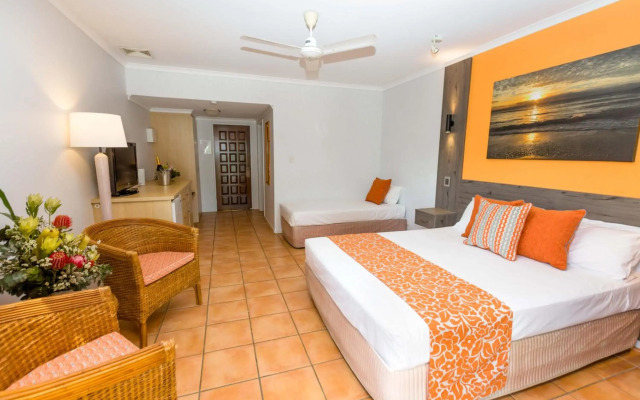 Turtle Cove Beach Resort - Adults Only