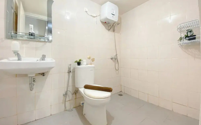 Modern Look Studio at Amethyst Apartment