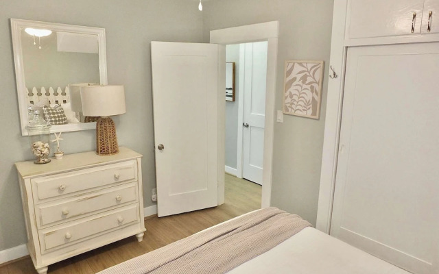 Steps to Beach & Alamitos Bay on LB Peninsula