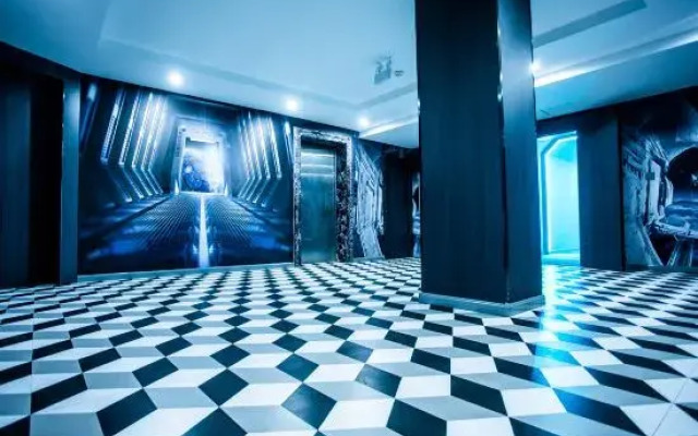 WE E-sports Hotel (Xinyang Railway Station)
