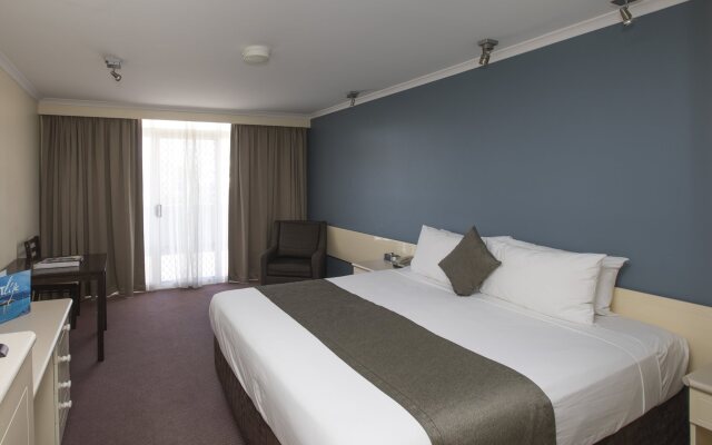 Stay at Alice Springs Hotel