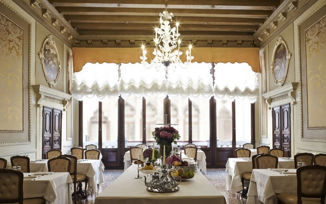 Venice Roulette Hotel 4*