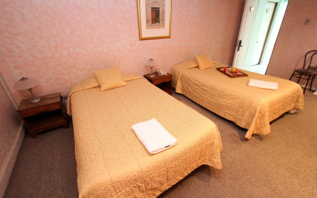Hotel Dacarlo