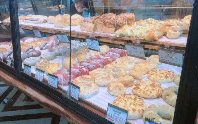 Xinlongmen Apartment Hotel