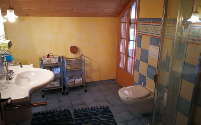 SwissHut B&B