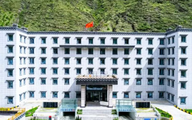 Daocheng ACE Holiday Hotel (Daocheng Yading Scenic Area Branch)