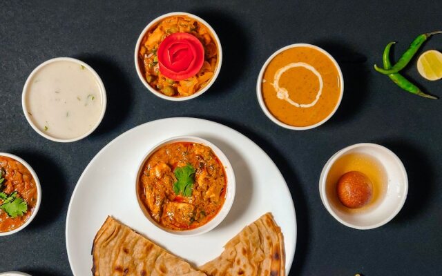 OYO 6976 Hotel Ganges Park