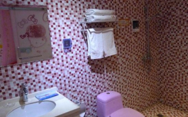 Jinghuang Fashion Hotel (Pingdingshan Trade Plaza)
