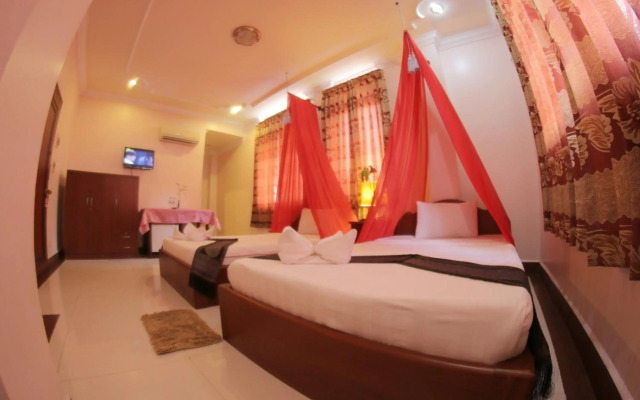 Golden Noura Villa Pub & Restaurant