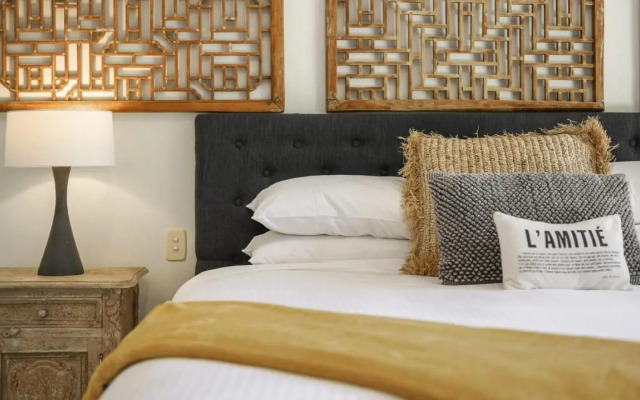 Liapari Beach House
