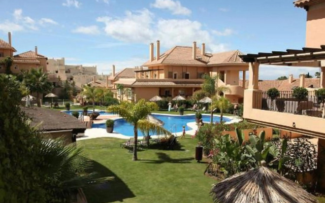 Aloha Hill Club Golf & Spa Apartments