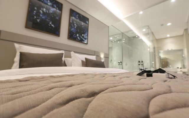 4WOO Hotel