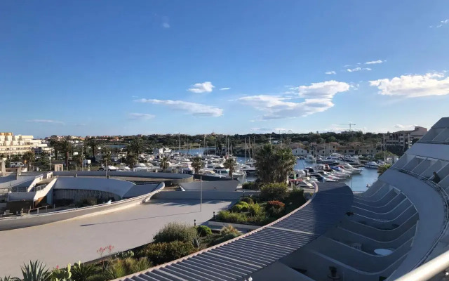Port Ambonne 239