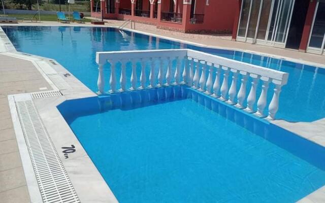 Ektor Apartments @Swimming Pool