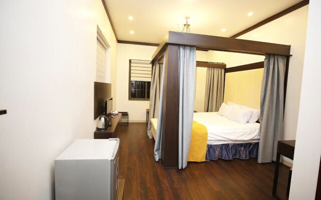 Summer Place Hotel - Hostel