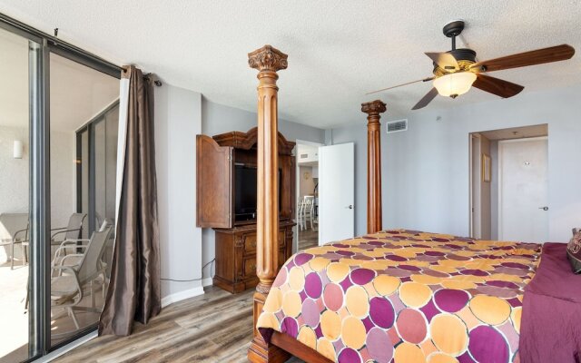 Edgewater Tower by Vtrips